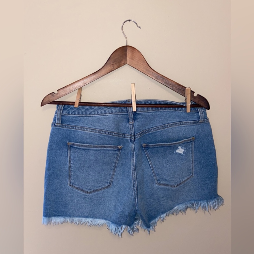 Universal Thread jean shorts 6/28 - Picture 2 of 3